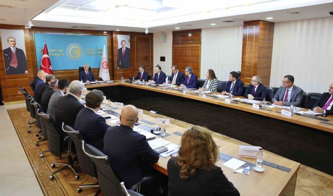 Ticaret Bakanı Ömer Bolat, hizmet ihracatçılarıyla bir araya geldi. Türkiye’nin