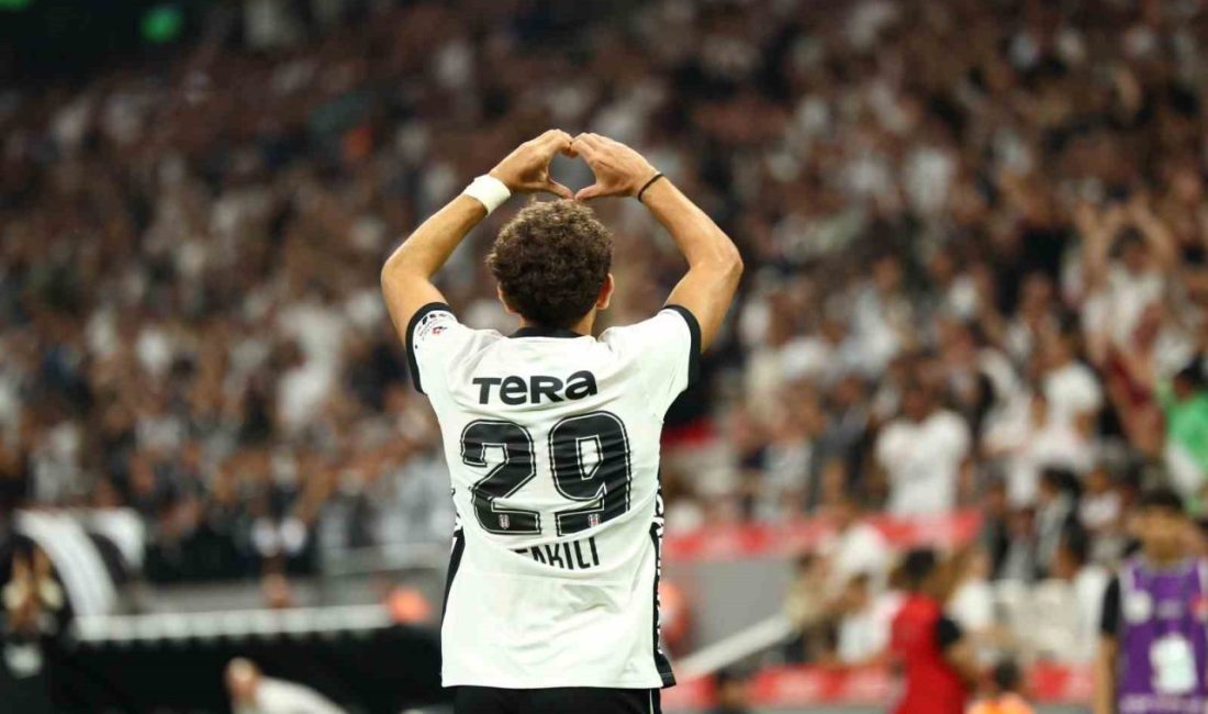 Beşiktaş’ın hücum oyuncusu İlhan Fakılı, siyah-beyazlı forma ile ilk golünü