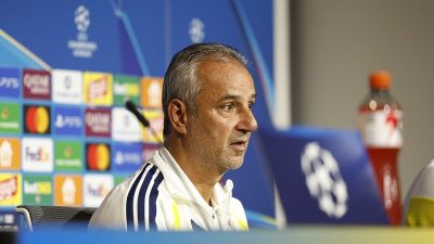 Fenerbahçe Teknik Direktörü İsmail Kartal, “Şampiyonlar Ligi’ne kalmak için elimizden