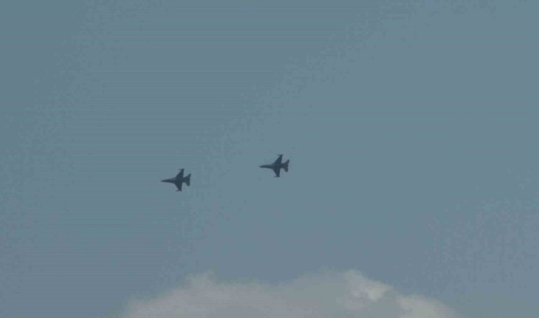 Türk Hava Kuvvetleri’nin gösteri ekibi SOLOTÜRK Zafer Bayramı etkinlikleri kapsamında,