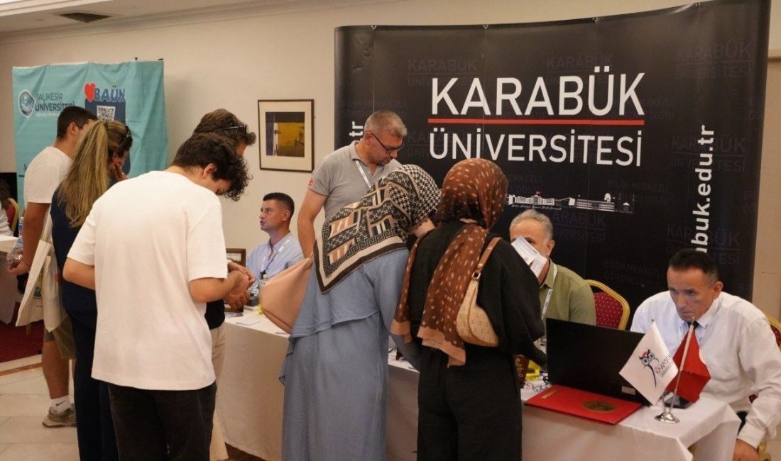 Karabük Üniversitesi(KBÜ), 2026 tercih dönemi kapsamında İzmir’de düzenlenen Üniversite Tercih