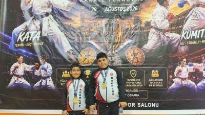 İzmir Fuar Kupası Karate Turnuvası’nda mücadele eden kardeşler Meriç ve