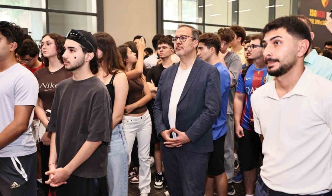 Önceki Dönem Gençlik ve Spor Bakanı, AK Parti İzmir Milletvekili