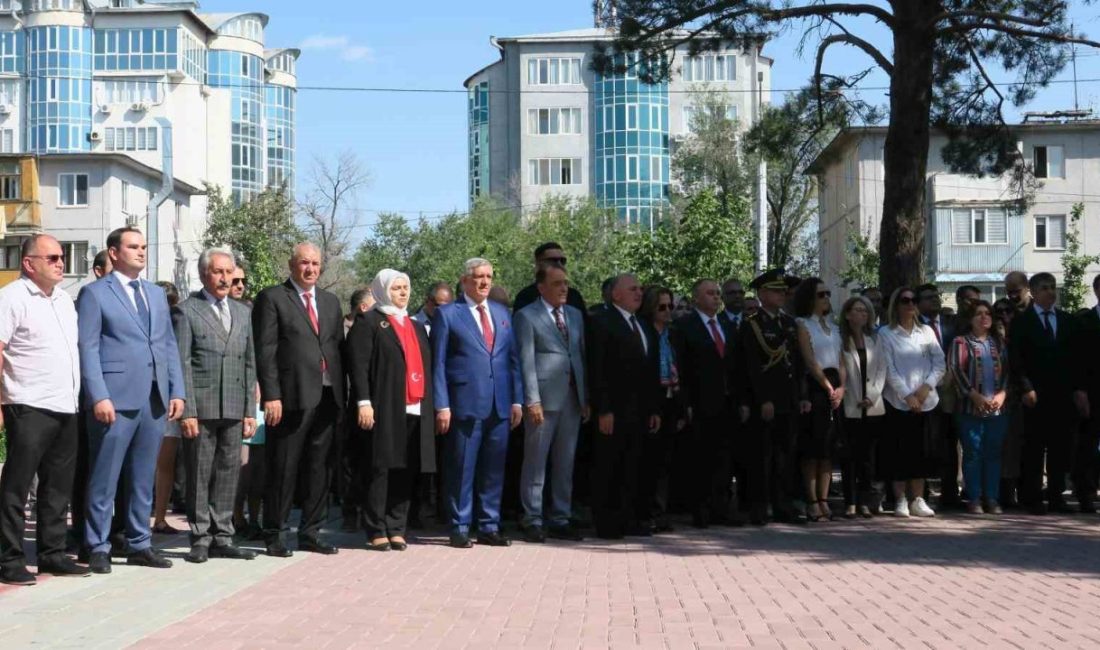 Kırgızistan’ın başkenti Bişkek’te 30 Ağustos Zafer Bayramı, Atatürk Parkı’nda düzenlenen