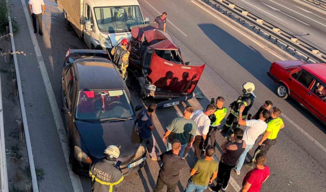 Kocaeli’nin Körfez ilçesinde 3 aracın karıştığı zincirleme trafik kazasında şans
