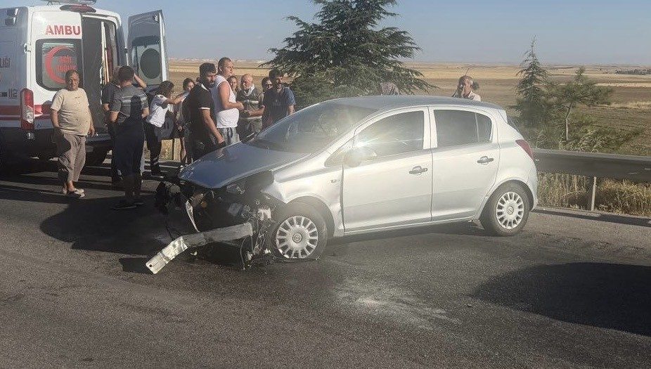 Eskişehir’den Ankara istikametine seyir halinde olan otomobilin lastiğinin patlaması sonucu