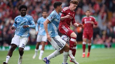 Fenerbahçe’nin UEFA Şampiyonlar Ligi’ndeki rakiplerinden Liverpool, sahasında Nottingham Forest’la 2-2