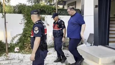 Menderes Belediyesi’ne yönelik yürütülen ’rüşvet’ ve ’irtikap’ soruşturmasında gözaltına alınan