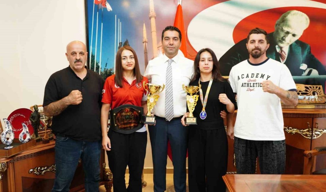 Türkiye Profesyonel Kick Boks Turnuvası’nda elde ettikleri şampiyonluklarla Kırşehir ve