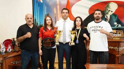 Türkiye Profesyonel Kick Boks Turnuvası’nda elde ettikleri şampiyonluklarla Kırşehir ve