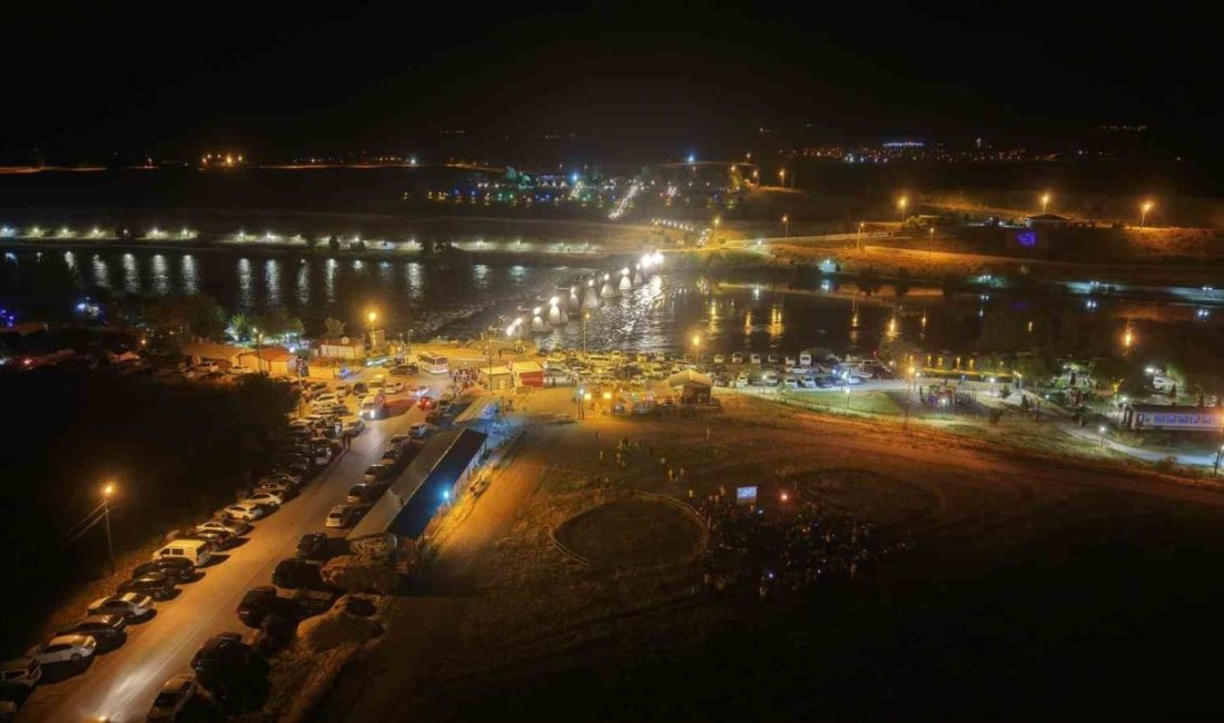 Muş’un tarihi ve turistik mekanlarından Murat Köprüsü, farklı etkinliklerle ziyaretçilerini