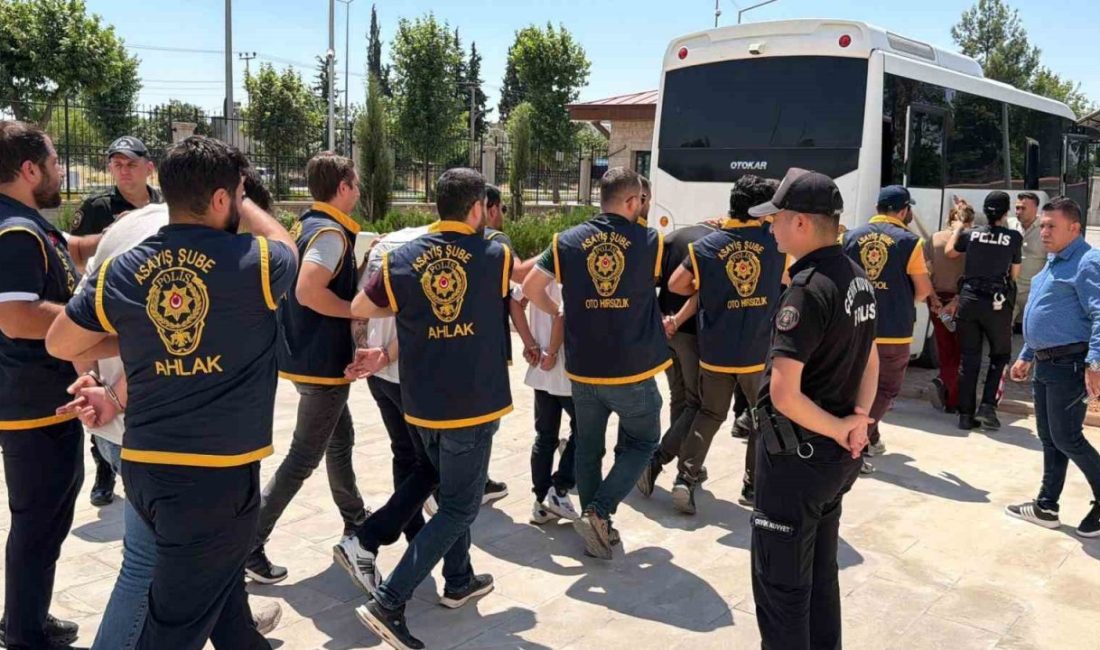 Adıyaman’da kendilerini banka görevlisi olarak tanıtarak bir vatandaşı 4 milyon