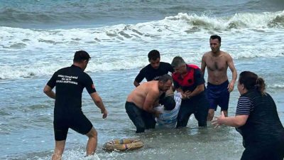 Ordu’nun Ünye ilçesinde, valilik tarafından olumsuz hava şartları ve rip
