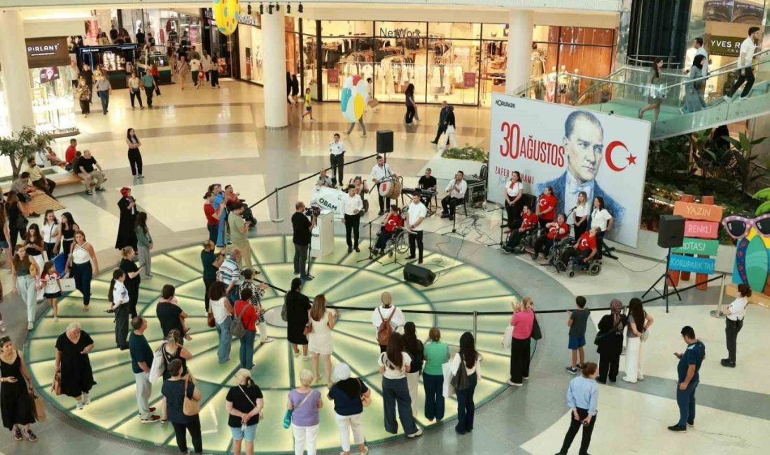 Osmangazi Belediyesi Engelli Gündüz Bakım Merkezi (OBAM) üyeleri, 30 Ağustos