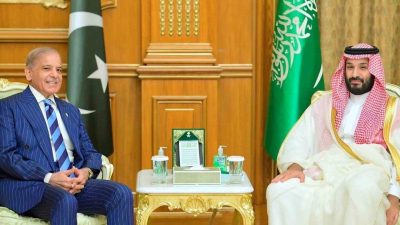 Pakistan Başbakanı Şehbaz Şerif, resmi ziyaret gerçekleştirdiği Suudi Arabistan’da Veliaht