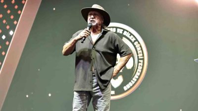 Jeoloji uzmanı Prof. Dr. Şener Üşümezsoy, İstanbul Fitness Week’te sahnede