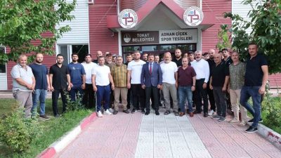 Tokatlı güreşçi başpehlivan Serhat Elvan, Ali Yücel Spor Salonu’nda düzenlenen