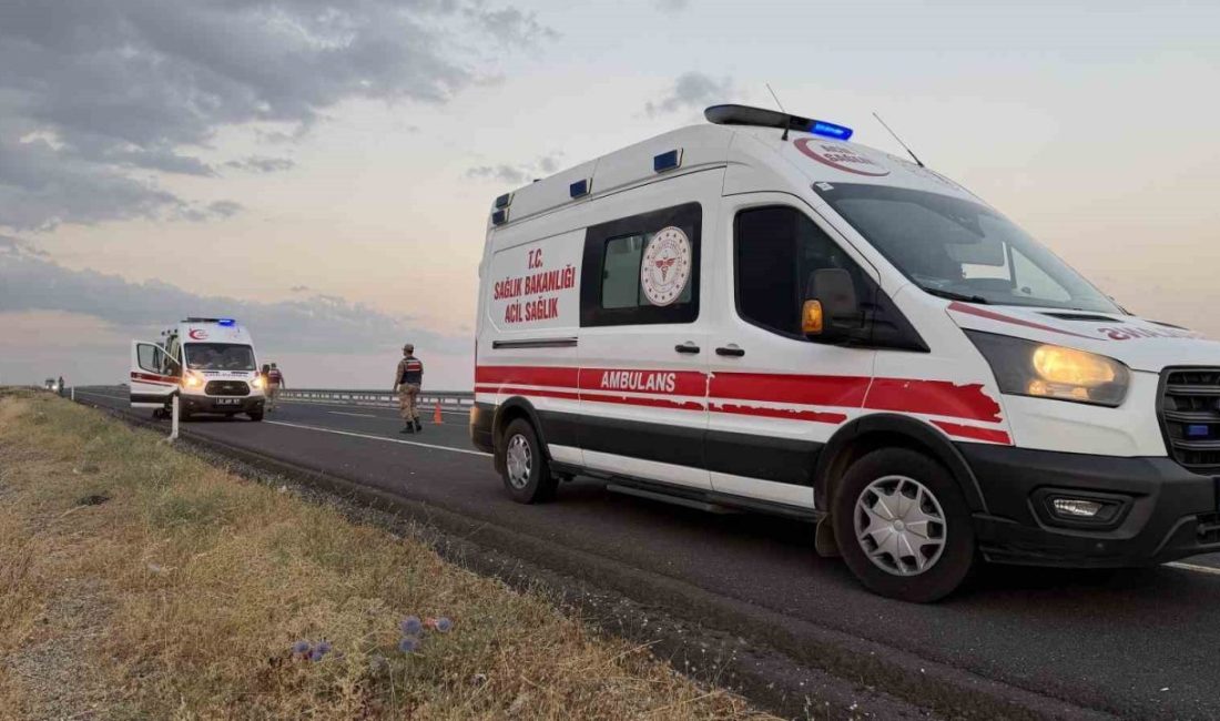 Şanlıurfa’nın Siverek ilçesinde bir otomobilin takla attığı kazada 4 kişi