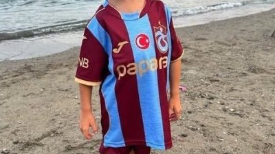 Mohamed Salah ve Liverpool sevgisiyle tanınan minik taraftar Isaac Kearney,