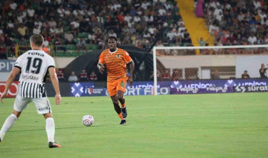 Trendyol Süper Lig’in 2. hafta maçında Corendon Alanyaspor, sahasında Beşiktaş