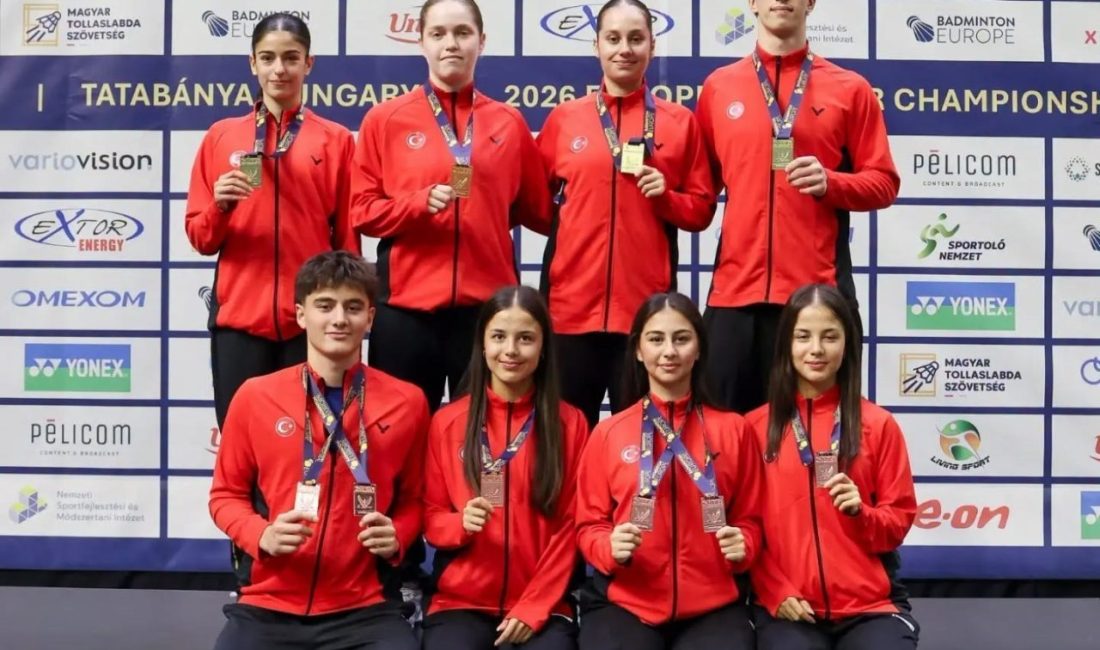 Macaristan’da düzenlenen Avrupa Gençler Badminton Şampiyonası’nda milli sporcular, çift kadınlar