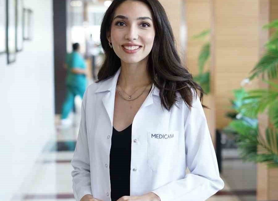 Fazla tuz tüketiminin yalnızca hipertansiyonla ilişkilendirilmemesi gerektiğini belirten Medicana International