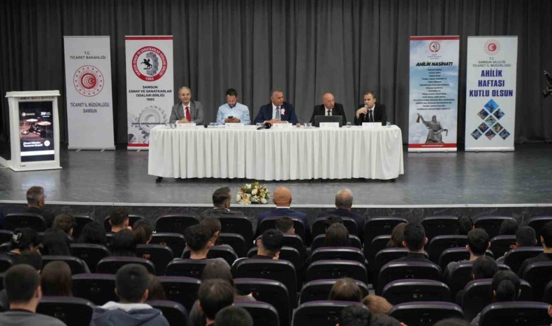 Samsun’da Ahilik Haftası etkinlikleri kapsamında düzenlenen panelde, meslek lisesi öğrencilerine
