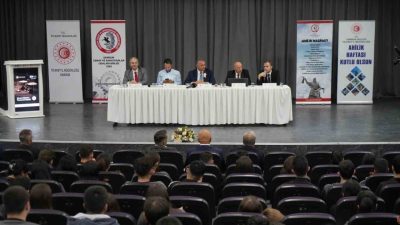 Samsun’da Ahilik Haftası etkinlikleri kapsamında düzenlenen panelde, meslek lisesi öğrencilerine