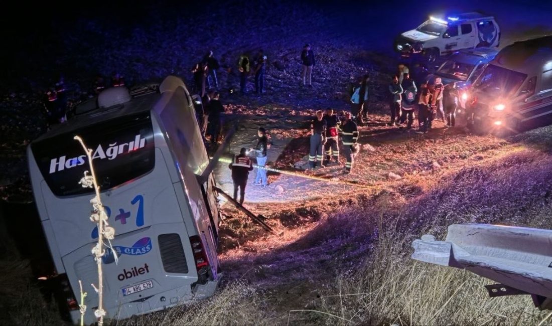 Amasya’da yolcu otobüsünün bariyerlere çarparak şarampole uçtuğu kazada yaralanan 24