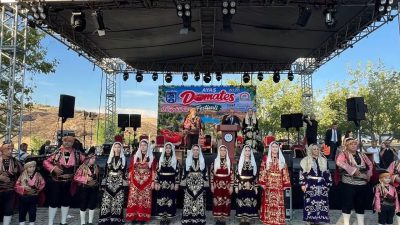 Ankara’nın coğrafi işaretli lezzetlerinden Ayaş domatesinin tanıtıldığı festival, ilçe sakinlerinin