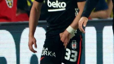 Beşiktaş Kulübü, Fenerbahçe ile oynanan derbi maçta sakatlanarak ikinci yarıya