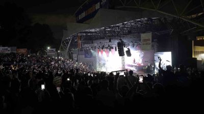 Bursa’da düzenlenen Bir Gençlik Festivali, yüzlerce gencin katılımıyla gerçekleşti. Festivalde