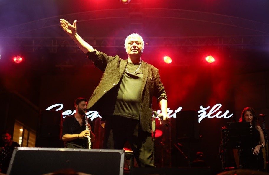 11. Uluslararası Altın Biber Festivalinde Bursa’nın Yenişehir ilçesinde sahne alan