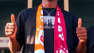 Galatasaray, 21 yaşındaki El-Chadaille Bitshiabu’yu kiralık olarak kadrosuna kattı. Galatasaray,