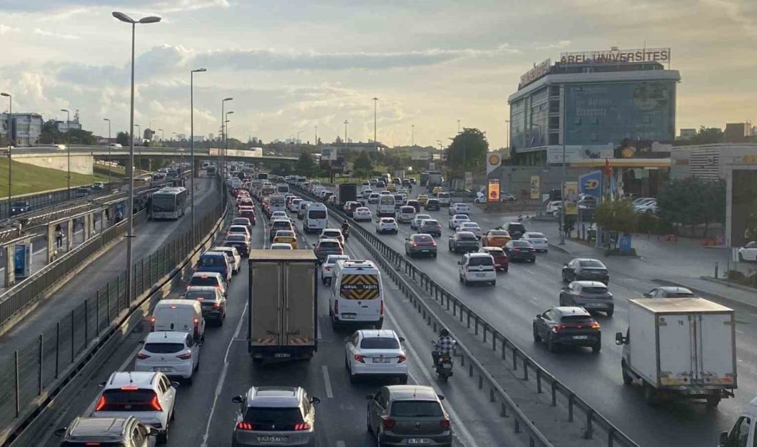 İstanbul’da 2026-2027 Eğitim-Öğretim Yılı’nın başlamasıyla birlikte kent genelindeki trafik yoğunluğu
