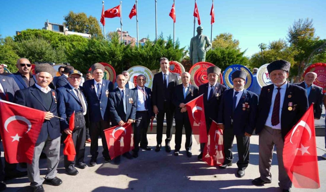 Kartal’da 19 Eylül Gaziler Günü dolayısıyla düzenlenen programda gaziler, şehit