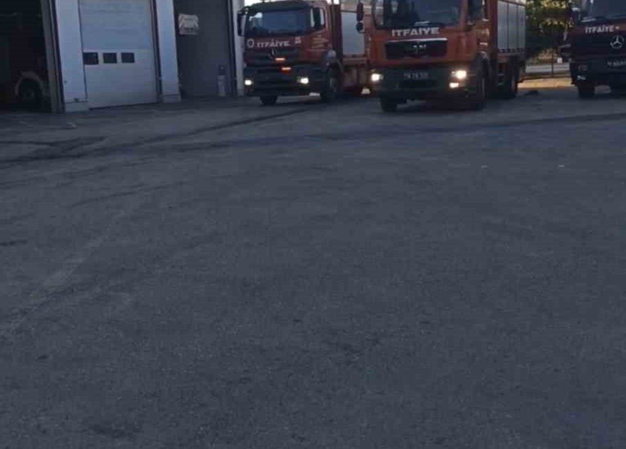 Bursa Büyükşehir Belediyesi, Antalya’nın Kumluca ilçesinde devam eden orman yangınına