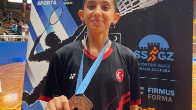 Yunusemre Belediyespor’un genç badmintoncusu Irmak Denktaş, Hırvatistan’da düzenlenen Youth Open