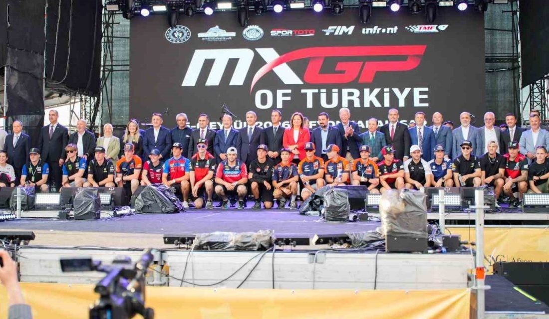 Dünya Motokros Şampiyonası’nın resmi açılış töreni uluslararası federasyon temsilcileri ve