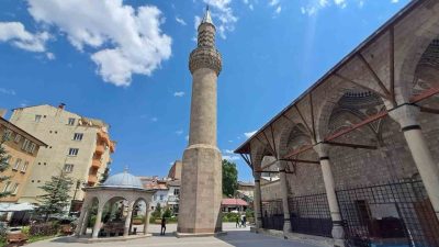 Erzurum’da 1572 yılında inşa edilen tarihi Murat Paşa Camii’nin en