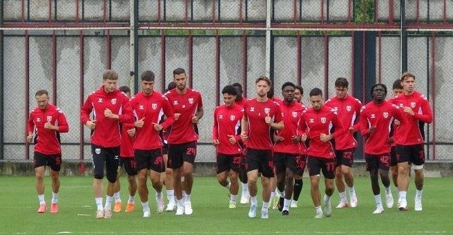 SAMSUN ( ) – Süper Lig ekiplerinden Samsunspor, 2’si yabancı