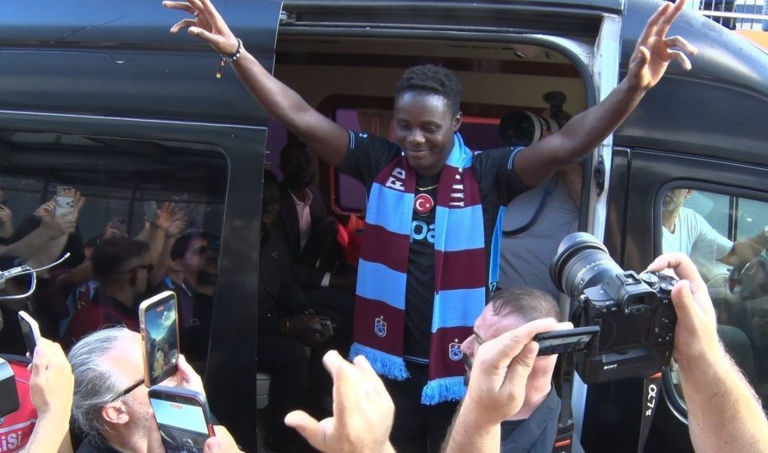 Trabzonspor’un yeni transferi Franculino Dju, Trabzon’a geldi. Trabzonspor’un kadrosuna kattığı