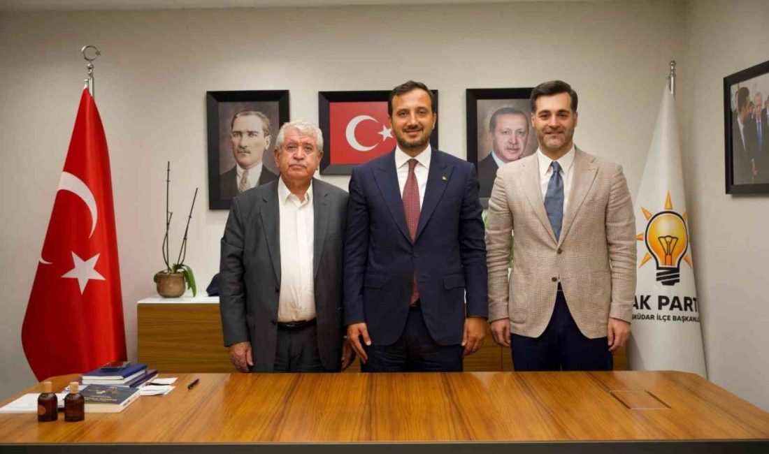 Üsküdar Belediye Meclisi’nin CHP’li üyeleri Ahmet Başbaydar, Ayhan Aydın, Hüseyin