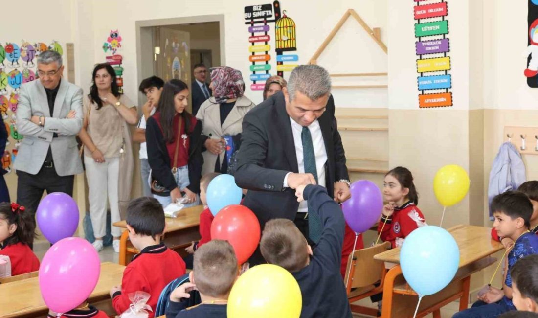Erzurum İl Millî Eğitim Müdürü Süleyman Ekici, uyum haftası kapsamında