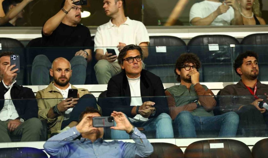 A Milli Futbol Takımı Teknik Direktörü Vincenzo Montella, Başakşehir-Galatasaray maçını